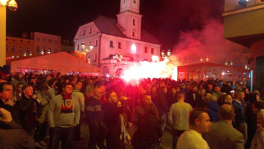 Kibice Piasta Gliwice świętują wicemistrzostwo Polski na...