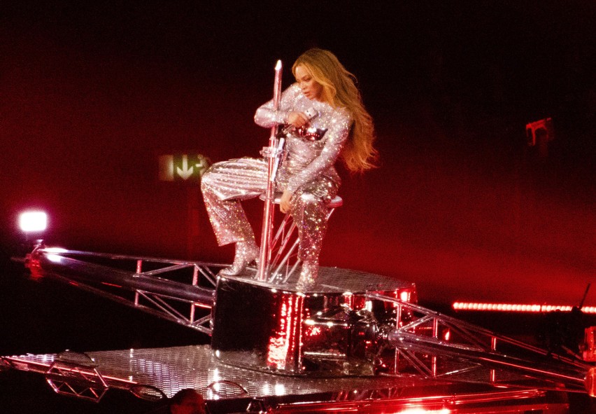Beyoncé podczas Renaissance World Tour.