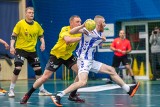 Piłka ręczna Liga Centralna. Handball Stal Mielec wygrała i jest liderem, porażka Orlen Upstream Przemyśl. Zdjęcia z meczu i trybun