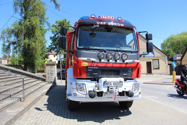Na stadionie w Przytyku został oficjalnie przekazany nowy wóz strażacki druhom z Sukowa. Więcej na kolejnych zdjęciach.