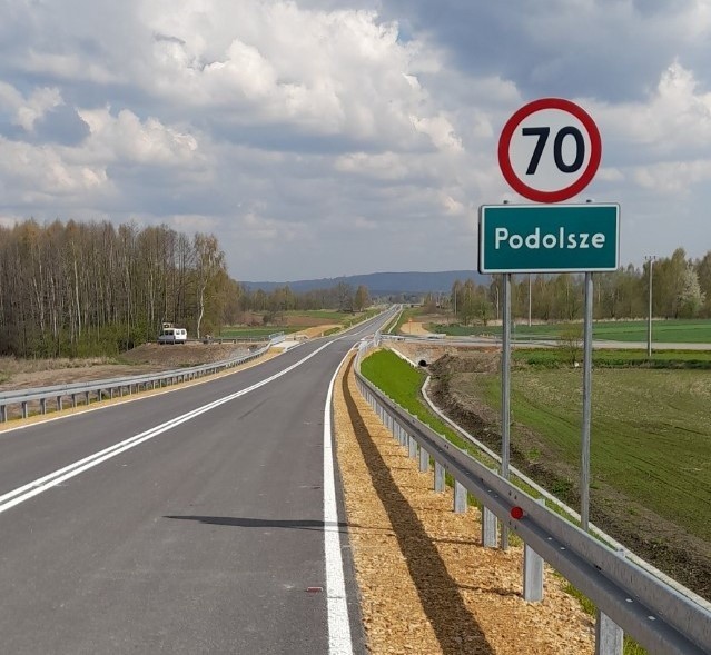 Kierowcy mogą już jeździć nową obwodnicą Podolsza i Zatora w...