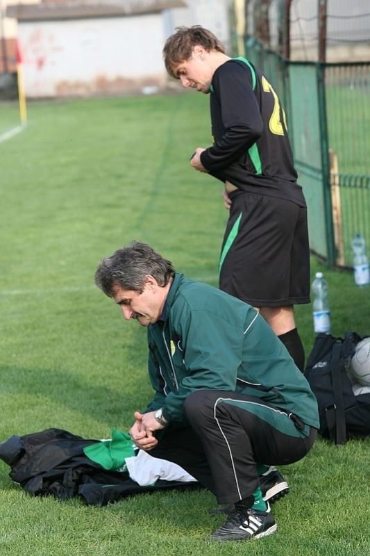 Trener piłkarzy Siarki Tarnobrzeg Adam Mażysz jest załamany po decyzji zarządu tarnobrzeskiego klubu.