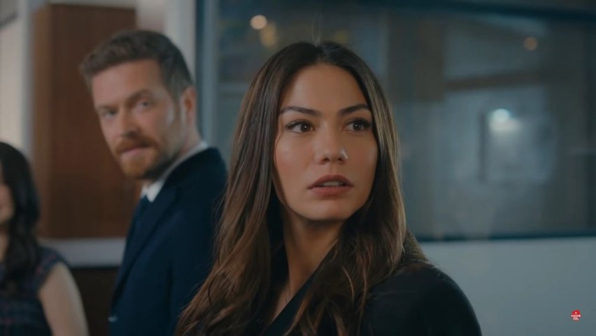 Demet Özdemir, która wciela się w rolę głównej bohaterki -...