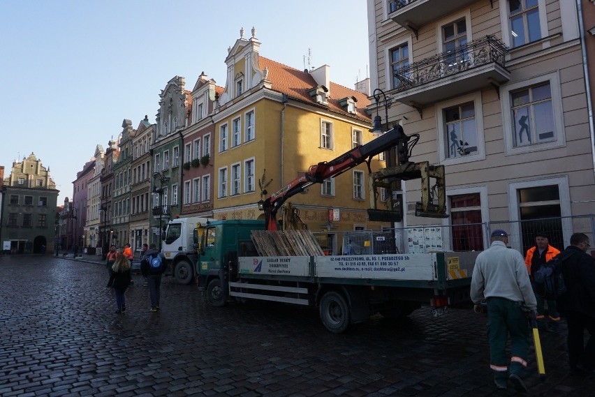 Stary Rynek: Utrudniono wejście do klubów go-go