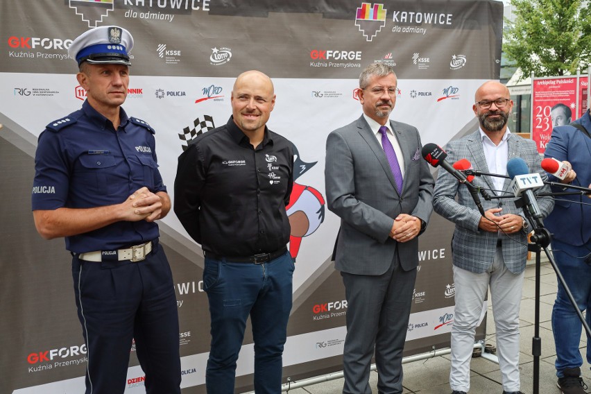 W Katowicach odbędzie się cykl pikników poświęconych bezpieczeństwu na drodze. Akcję promują Jarosław Szeja i Bebok Rajduś