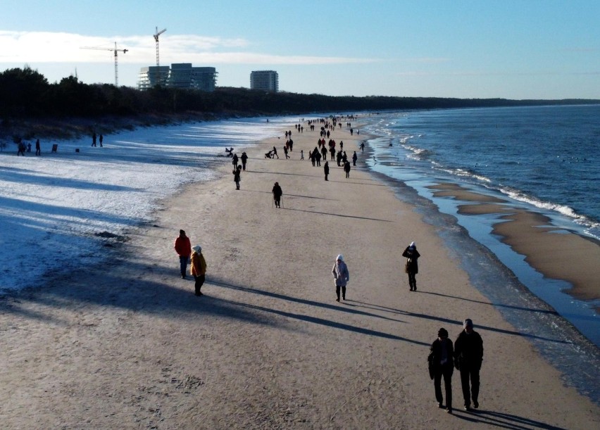 Zimą na plażach Bałtyku, nawet w popularnych...