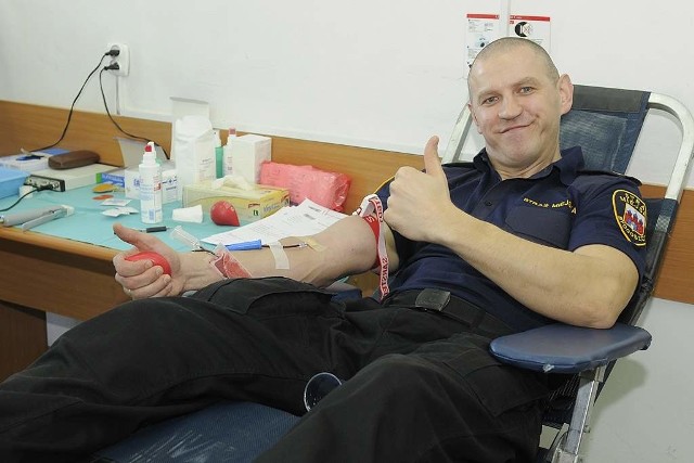 Artur Pokoszewski z Bydgoszczy wziął udział w akcji oddawania krwi