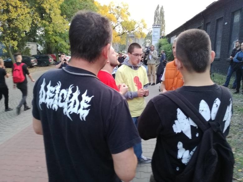 Protest przed koncertem Behemotha w Katowicach