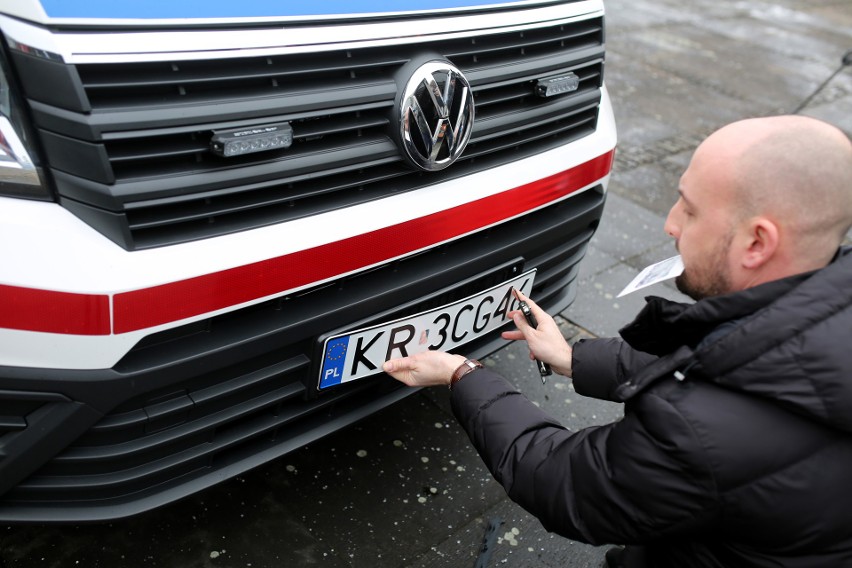 Kraków. Szpital w Prokocimiu otrzymał karetkę od WOŚP