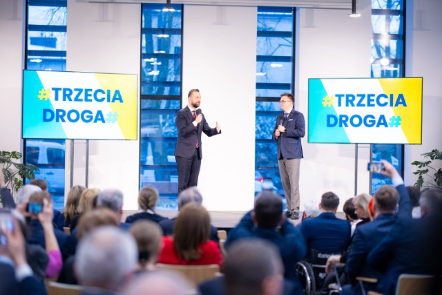 Trzecia Droga jedzie dalej razem do wyborów samorządowych – poinformowali prezes PSL Władysław Kosiniak-Kamysz oraz przewodniczący Polski 2050 Szymon Hołownia