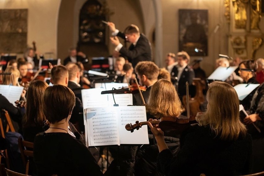 Koncert symfoniczny w Bazylice św. Małgorzaty "Nowy Sącz na 100-lecie" [ZDJĘCIA]