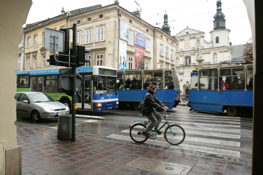 Kraków zaledwie 18 lat temu! Tak wyglądało miasto w 2005 roku 30.07.2023