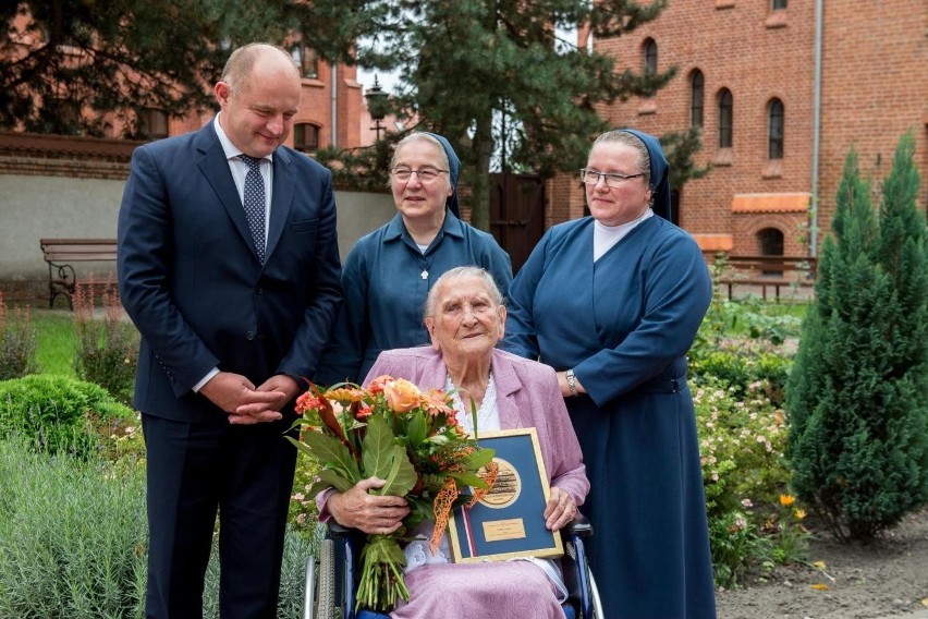 Elżbieta Rogala zakażenie koronawirusem przechodziła...