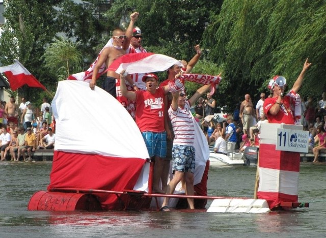 Ogólnopolskie zawody "Pływania na byle czym&#8221; odbędą się w tym roku 4 sierpnia.