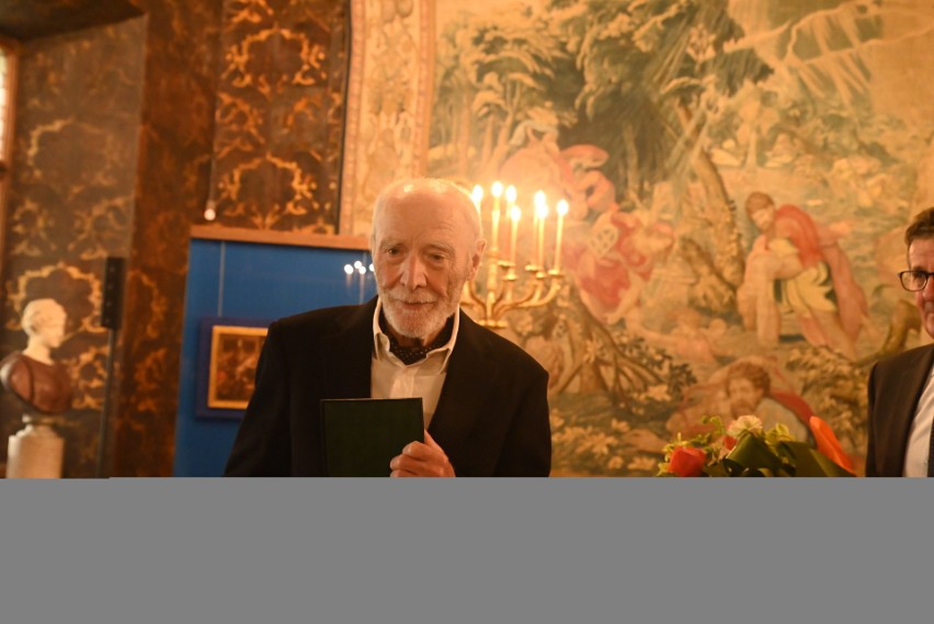 Wielki dzień na Zamku Królewskim na Wawelu. Poeta Ryszard Krynicki laureatem nagrody Jerzmanowskich 2023