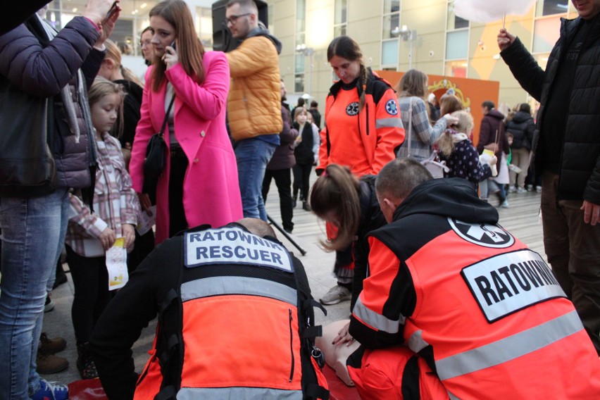 Ratownicy podczas szkoleń udzielania pierwszej pomocy