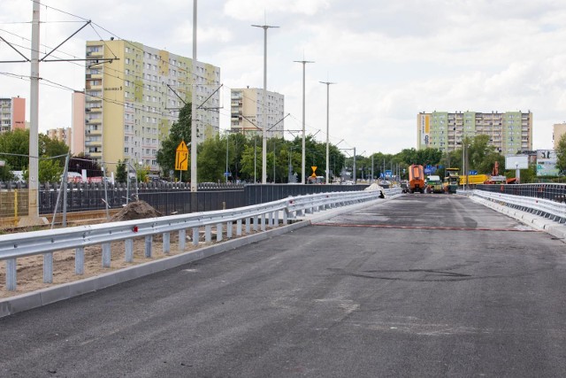 Nowy wiadukt w ciąg Wojska Polskiego ma zostać oddany do użytku w najbliższych dniach. Pogoda pokrzyżowała plany budowniczym