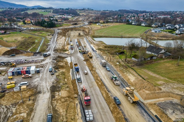 Budowa S1 Dankowice - węzeł Suchy Potok. Zdjęcia z końca lutego