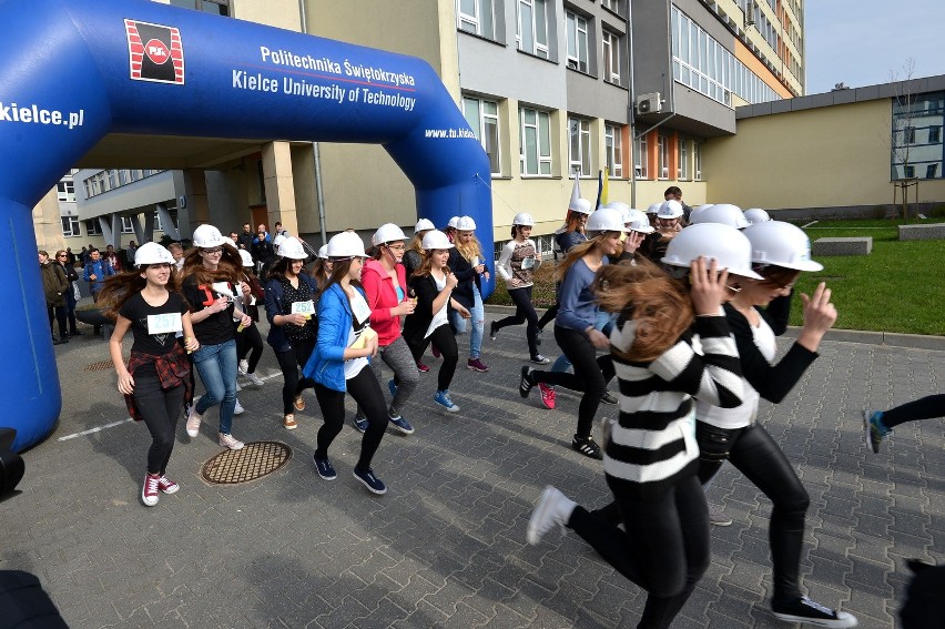 Dziewczyny biegały w Politechnice Świętokrzyskiej