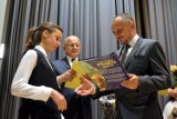 Najlepsi uczniowie ze szkół podstawowych zostali nagrodzeni przez prezydenta Lublina