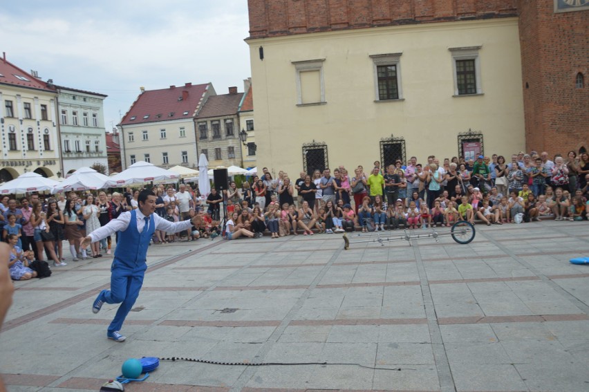 Tarnów. Pół miasta chciało mieć selfie z Mr Tartuffo (ZDJĘCIA)