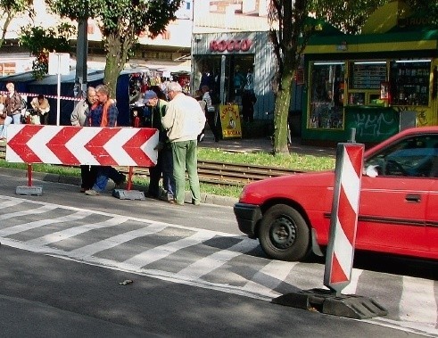 Drogowcy ustawili barierki ku zaskoczeniu kierowców