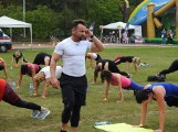 Qczaj i Hardkorowy Koksu na sportowym pożegnaniu lata w Białymstoku. Aktywna sobota na stadionie BOSiR [ZDJĘCIA, WIDEO]