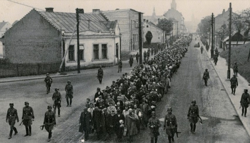 14 czerwca 1940 roku Niemcy skierowali z więzienia w...