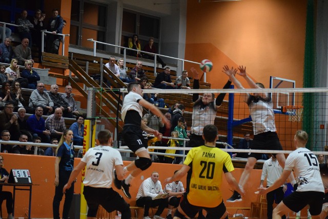 Tubądzin Volley Sieradz pokonał Wilki Wilczyn 3:1