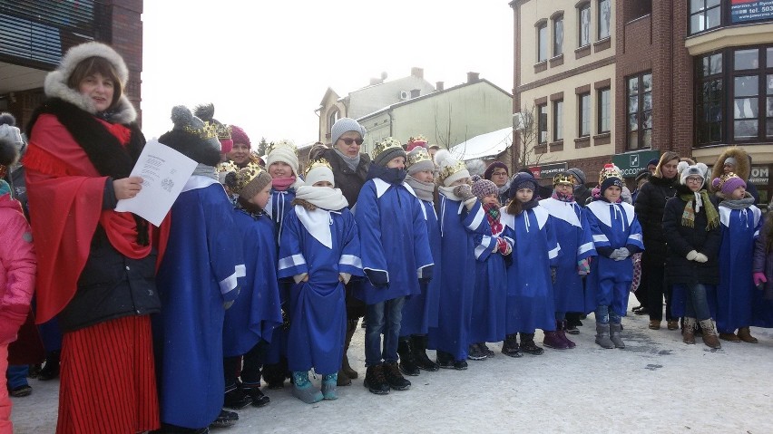 Jaworzno: Orszak Trzech Króli przeszedł przez rynek. Były alpaki i traktorki [ZDJĘCIA]