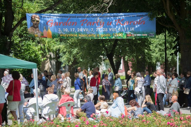 17 lipca w Parku Waldorffa można było posłuchać gitary Tomasza Fiedorowicza.