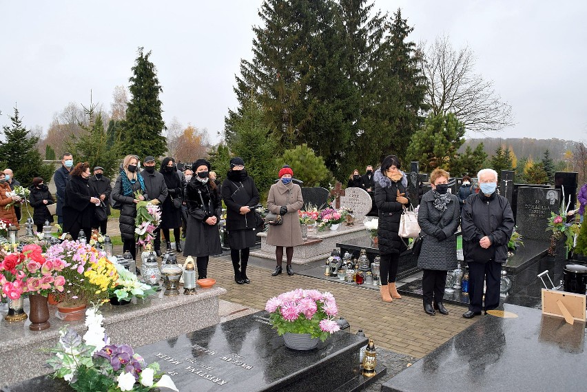 Krzysztof Małek został pochowany na cmentarzu parafialnym w...