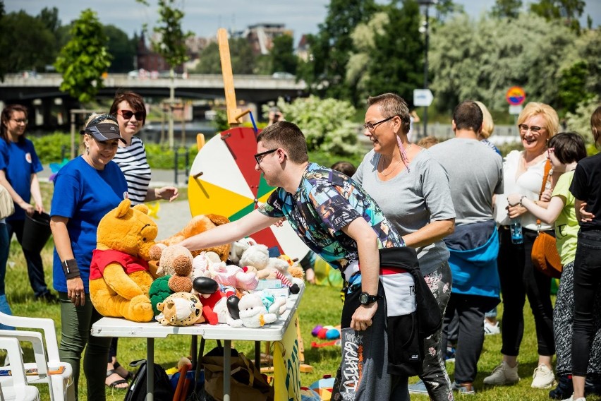 150 okrążeń na 150-lecie Ośrodka im. Louisa Braille'a w Bydgoszczy. Świętowali na sportowo [zdjęcia]