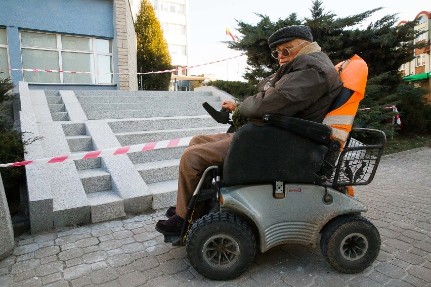 A tu miało być udogodnienie dla kobiet z wózkami, a wyszło...