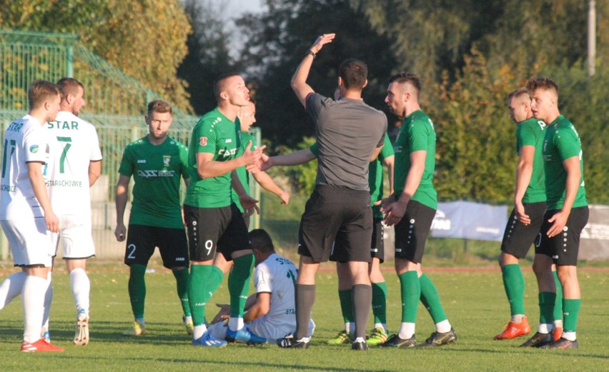 Hummel 4 Liga. Kulisy meczu Pogoni Staszów ze Starem Starachowice w obiektywie [ZDJĘCIA]