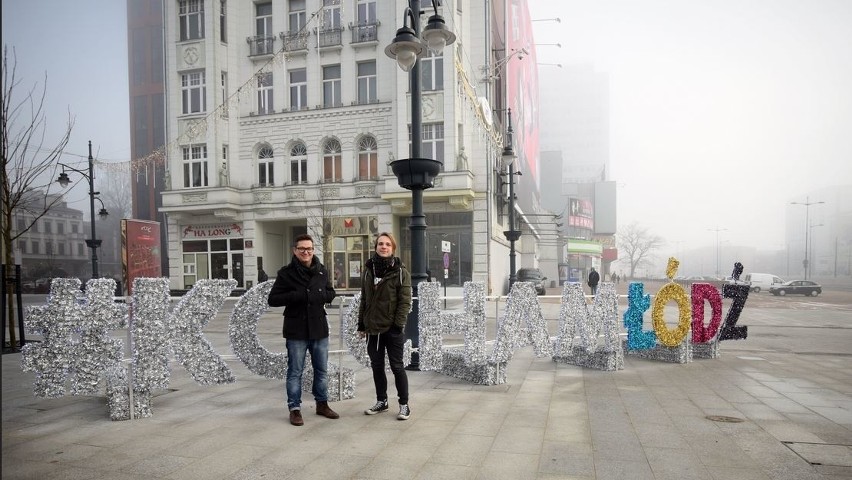 Życzenia na Nowy Rok. Noworoczne życzenia do kamery na ul. Piotrkowskiej