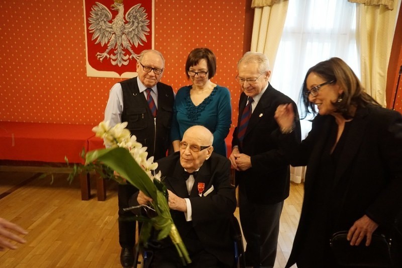Prof. Jerzy Albrycht odznaczony Krzyżem Oficerskim