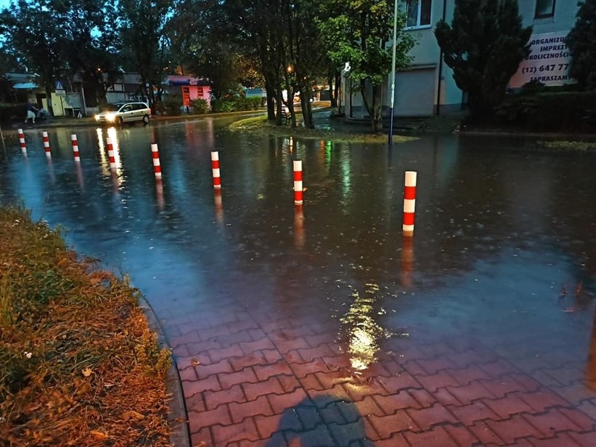 Trochę deszczu i Nowa Huta staje się basenem.. Ulice...
