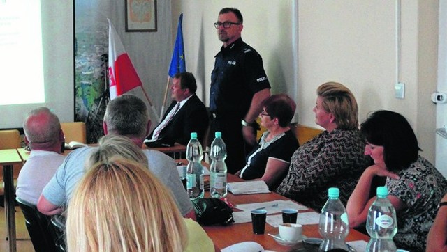 Debata w Wieniawie pokazała wszystkim uczestnikom stan zagrożenia na terenie gminy i cele jakie stawia sobie policja. 