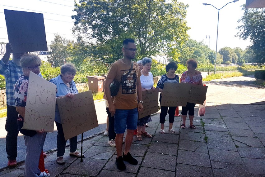 Sortują paczki tak głośno, że mieszkańcy od miesięcy nie mogą spać. Zdaniem Poczty Polskiej wszystko odbywa się jak należy  