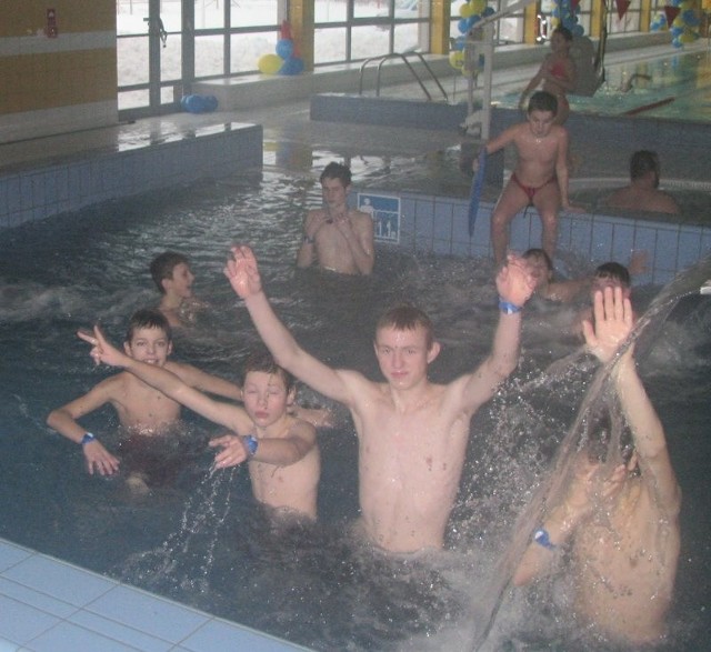 Z basenu korzystają zwykli mieszkańcy, zajęcia organizują też szkoły.