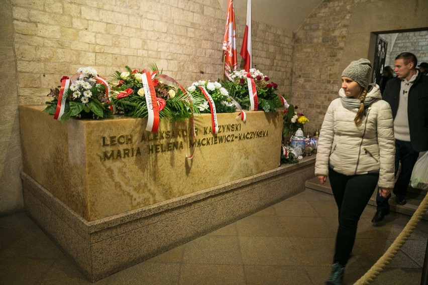 Pogrzeb pary prezydenckiej na Wawelu. Pogrzeb Lecha i Marii...