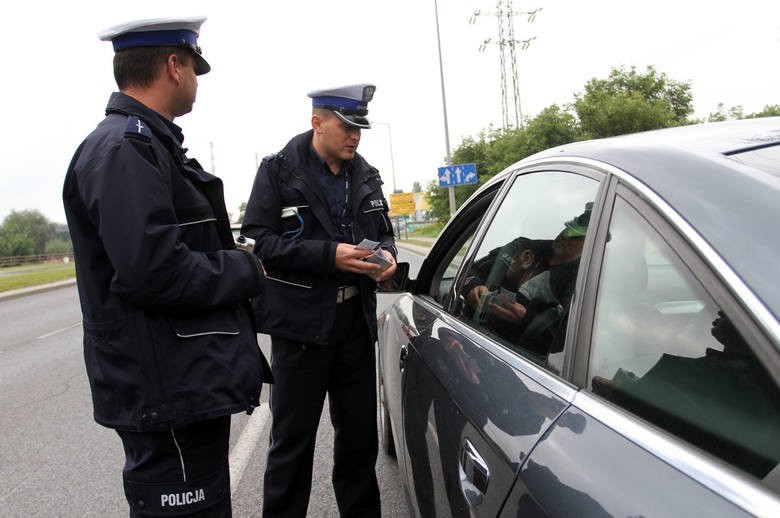 Białystok. Mobilizacja policji przed weekendem majowym. Będą wzmożone kontrole na drogach w całym kraju [ZDJĘCIA]