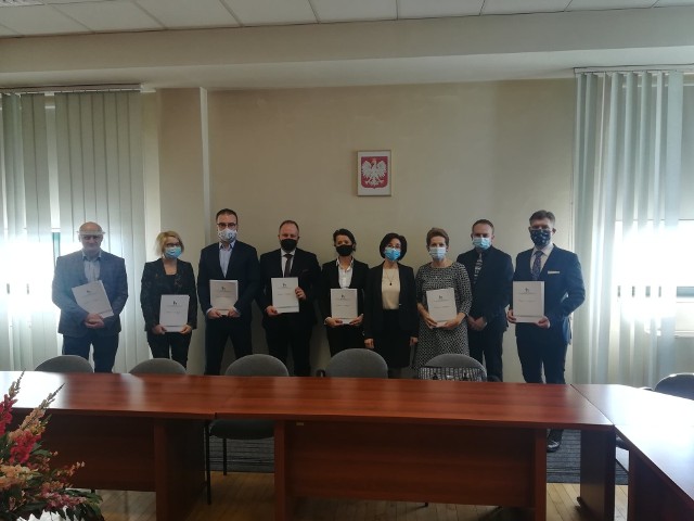 Wydział Prawa i Administracji UTH podpisał kolejne umowy o współpracę z przedsiębiorcami i jednostkami samorządu terytorialnego regionu radomskiego.