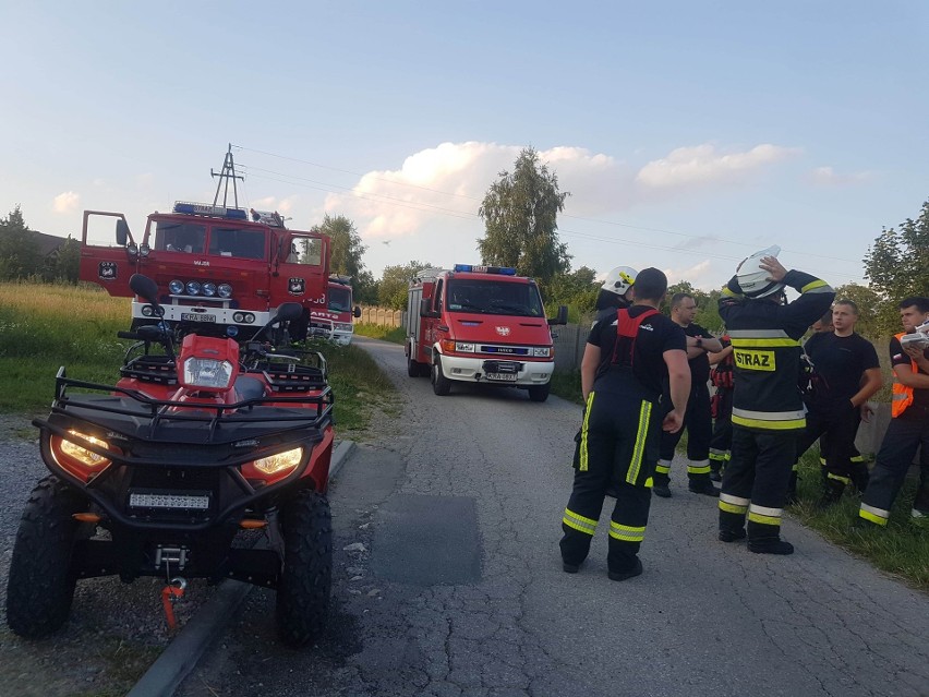 Zaginęła mieszkanka Zelkowa. Krążyła po okolicy, a poszukiwania rozpoczęto po dwóch dniach