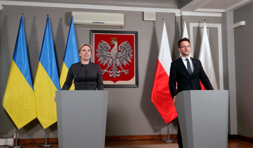 Briefing prasowy wicepremier Ukrainy Iryny Wareszczuk i ministra Waldemara Budy w Rzeszowie