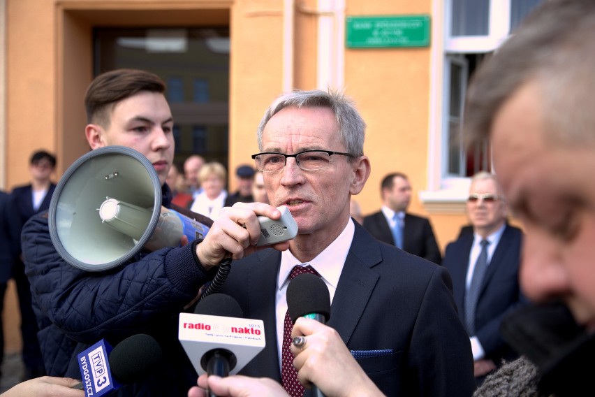 Burmistrz Marek Szaruga wyszedł do protestujących. W środę...