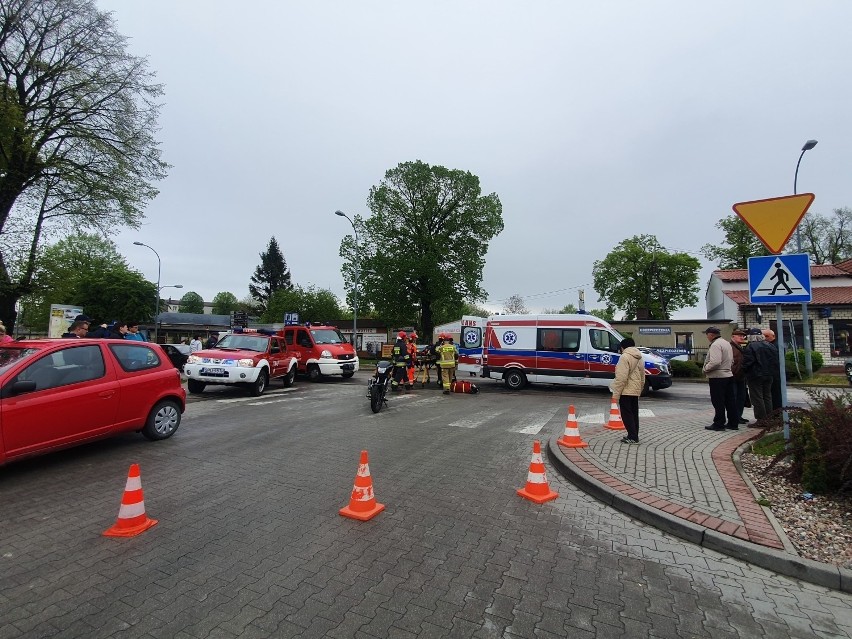 Wypadek w Pucku przy Lidlu. (17.05.2019) Pijany 62-latek z gminy  Puck wbił się w toyotę yaris [zdjęcia, wideo]