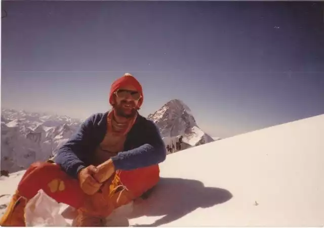 Krzysztof Wielicki 14 lipca 1984 r. solo zdobywa Broad Peak (8051 m n.p.m.). Droga baza - szczyt - baza zajęła mu zaledwie 22 h