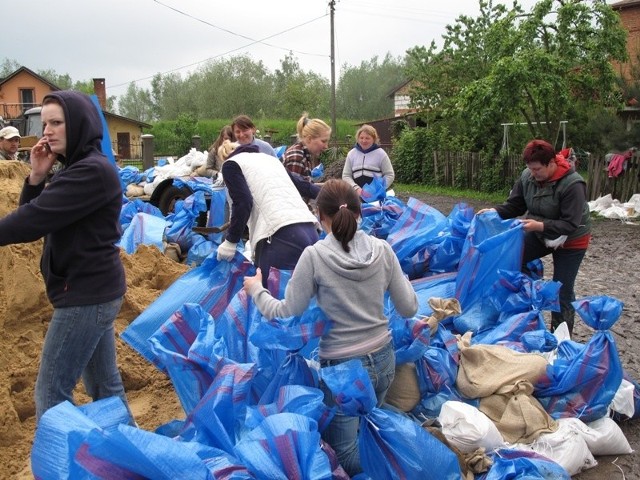 W gminie Borowa nadal trwa walka z powodzią.